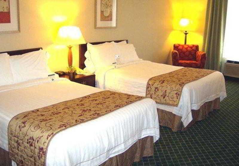 Fairfield Inn & Suites Butler Extérieur photo