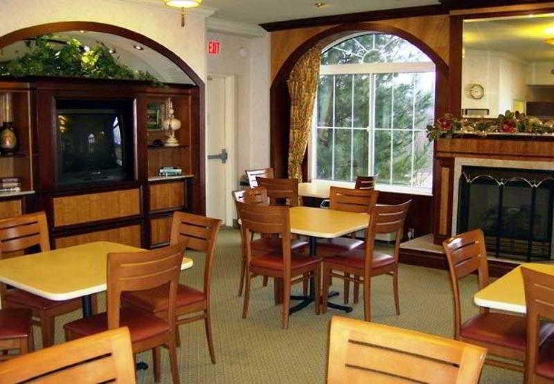 Fairfield Inn & Suites Butler Restaurant photo